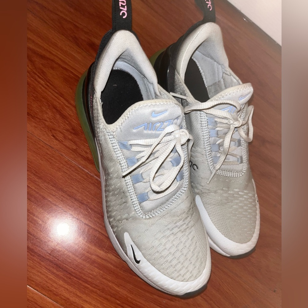 Nike Air Max 270 in Cream and Green